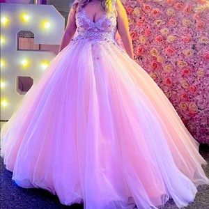 Sweet 16 light pink dress only used it for 4 hours it’s brand new